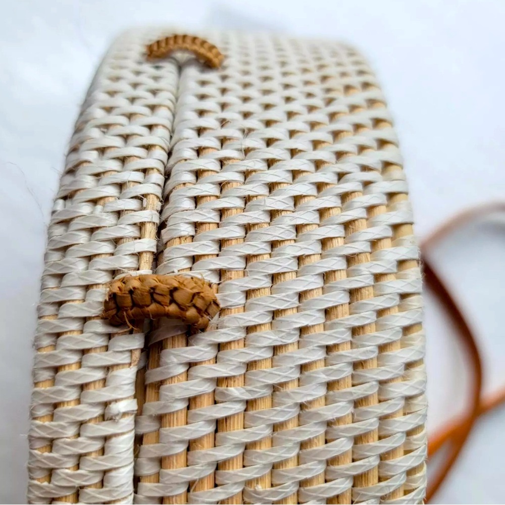 Nantucket Style Large Crossbody Woven Rattan Bag - Picture 10 of 16